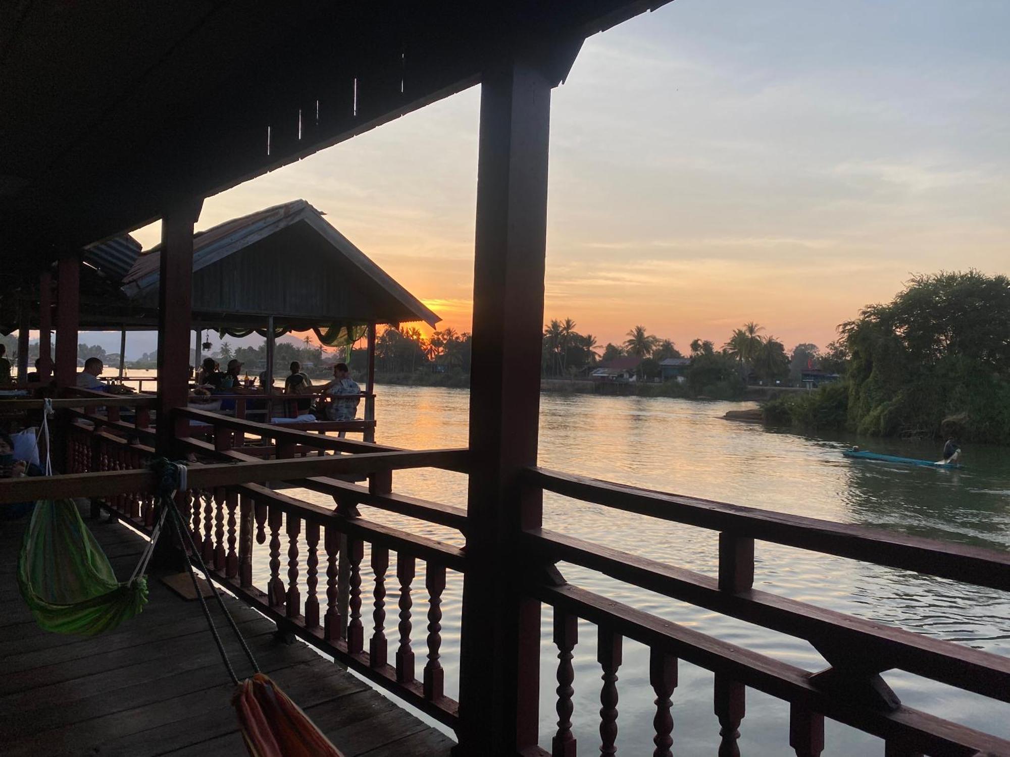 Souksanh River Bungalow Muang Không Exterior foto